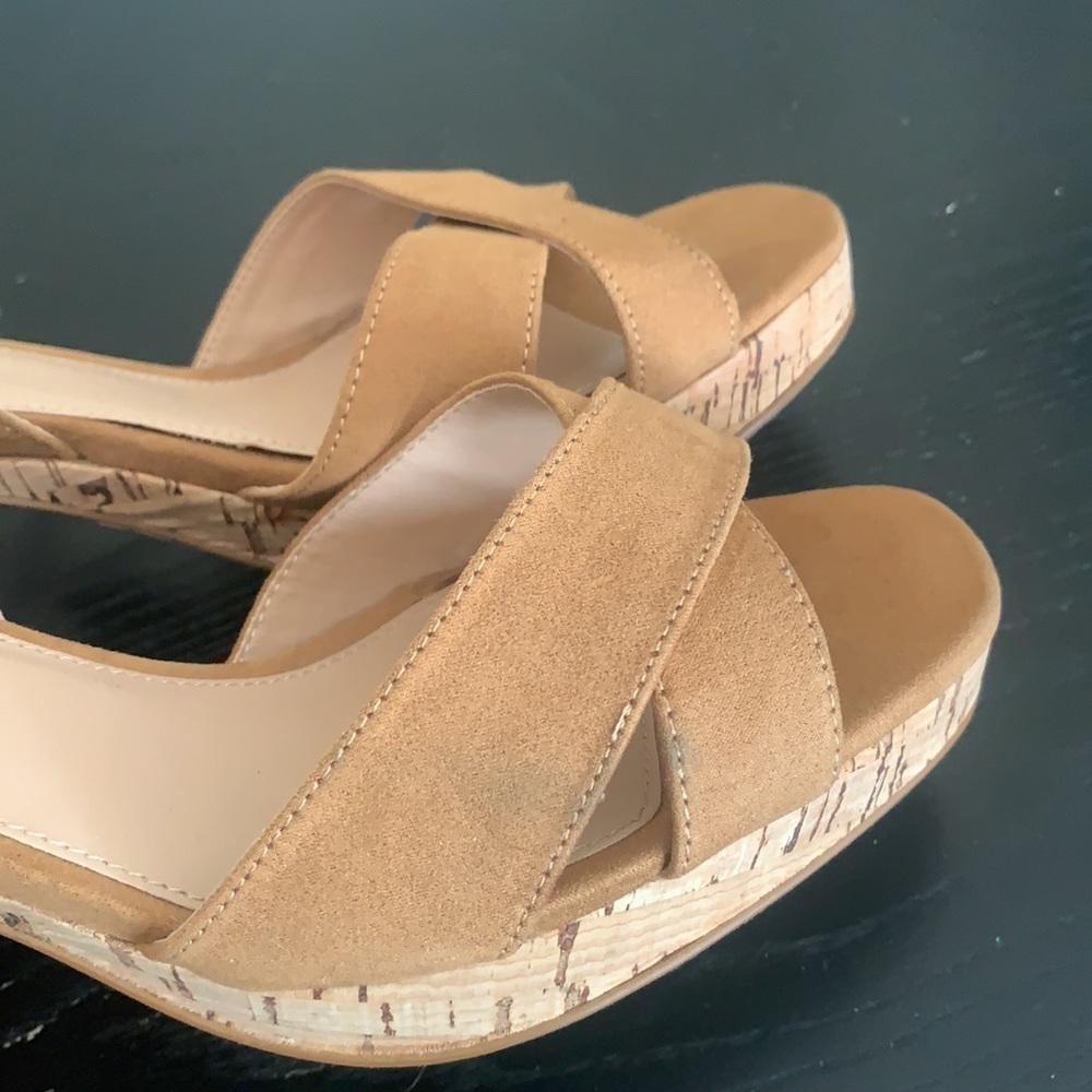 attention Women's Cork Heel Sandal Size 10 - Picture 9 of 12